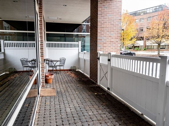 290 Pleasant St 113, Watertown MA 02471