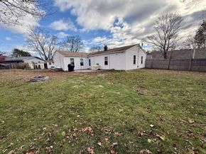 627 Auburn, Whitman MA 02382