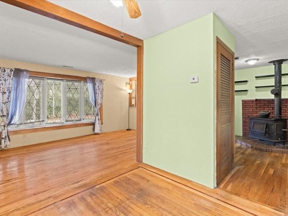 98 Glen Echo Blvd, Stoughton MA 02072