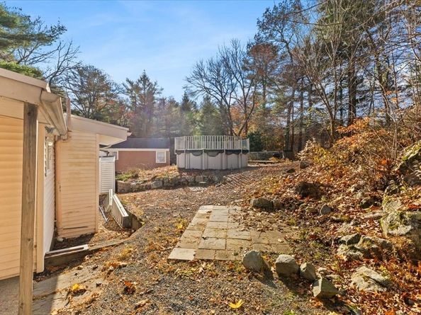98 Glen Echo Blvd, Stoughton MA 02072