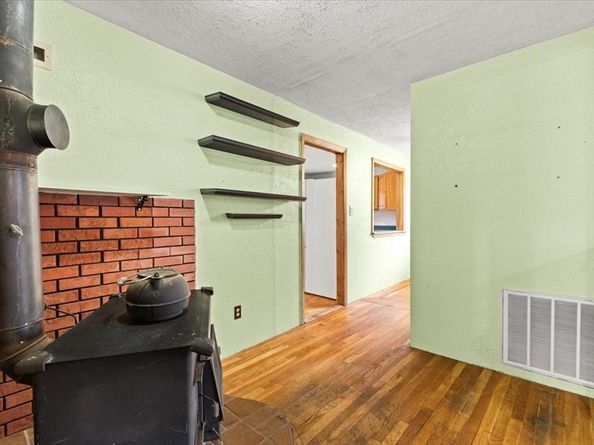 98 Glen Echo Blvd, Stoughton MA 02072