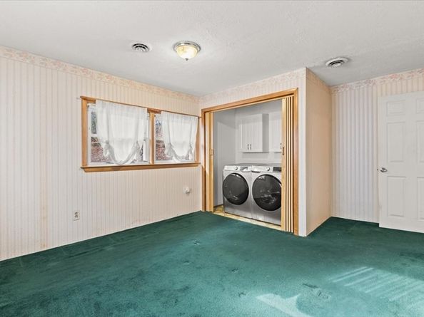 98 Glen Echo Blvd, Stoughton MA 02072