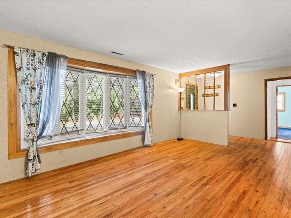 98 Glen Echo Blvd, Stoughton MA 02072