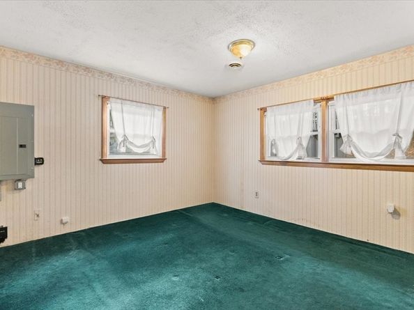 98 Glen Echo Blvd, Stoughton MA 02072