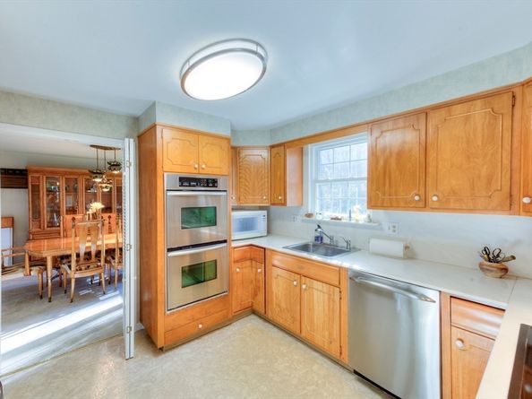 7 Dubiel Drive, Worcester MA 01609