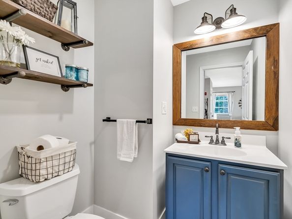 12 Whitman St 12, Leominster MA 01453