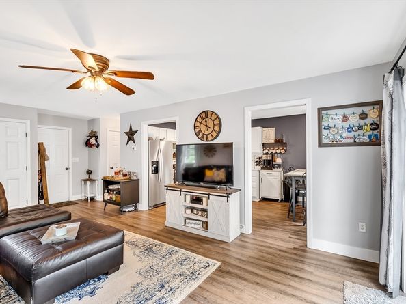 12 Whitman St 12, Leominster MA 01453