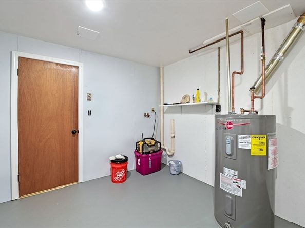 27 Bradford Ter, Lynn MA 01905