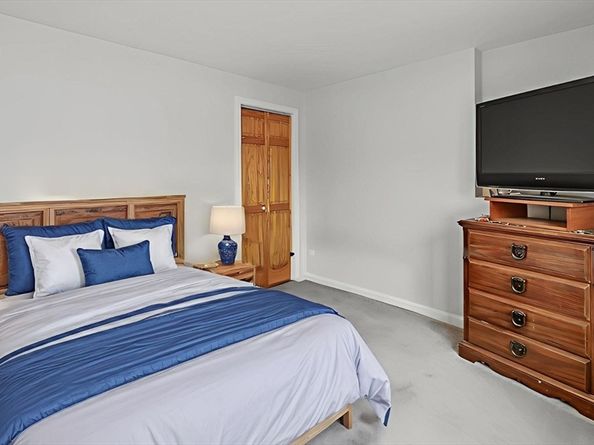 27 Bradford Ter, Lynn MA 01905