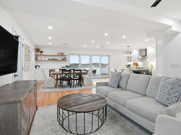 191 Court Rd 3, Winthrop MA 02152