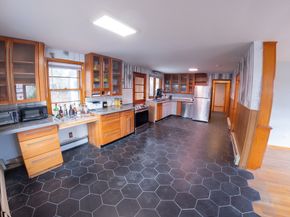 25-A White Avenue, Worcester MA 01605