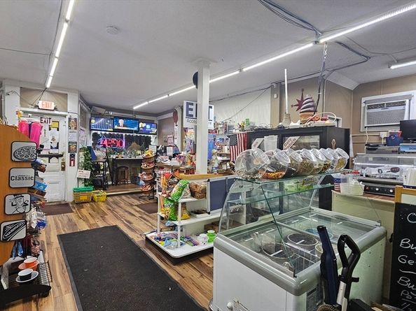 2240 Main, Warren MA 01092