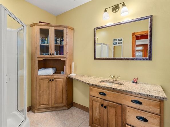 111 Windsor Ridge Dr, Northbridge MA 01534