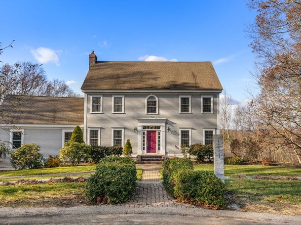 111 Windsor Ridge Dr, Northbridge MA 01534