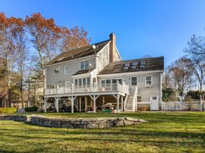 111 Windsor Ridge Dr, Northbridge MA 01534