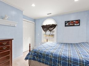 111 Windsor Ridge Dr, Northbridge MA 01534