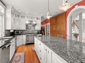 111 Windsor Ridge Dr, Northbridge MA 01534