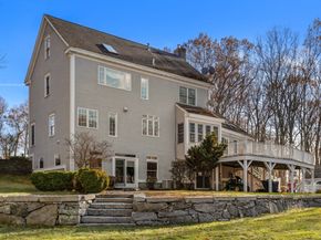 111 Windsor Ridge Dr, Northbridge MA 01534