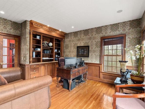 111 Windsor Ridge Dr, Northbridge MA 01534