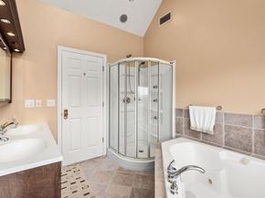 111 Windsor Ridge Dr, Northbridge MA 01534