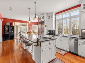 111 Windsor Ridge Dr, Northbridge MA 01534