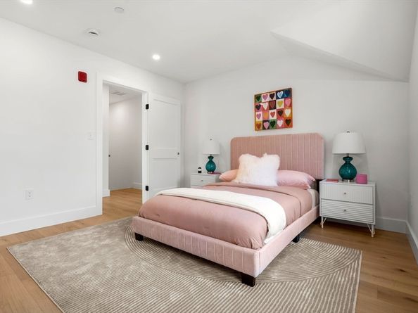 2-18 Elm Street 6, Newton MA 02465