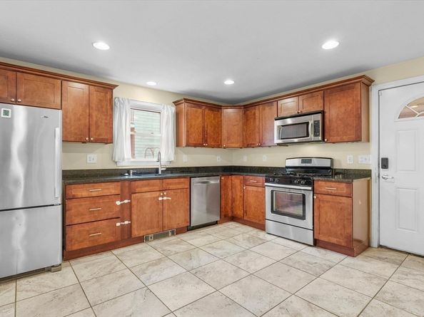 16 Otis Street, Fitchburg MA 01420