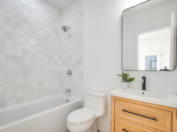 290 Watertown St 3, Newton MA 02458