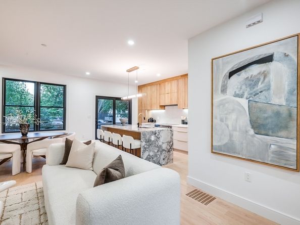 290 Watertown St 3, Newton MA 02458