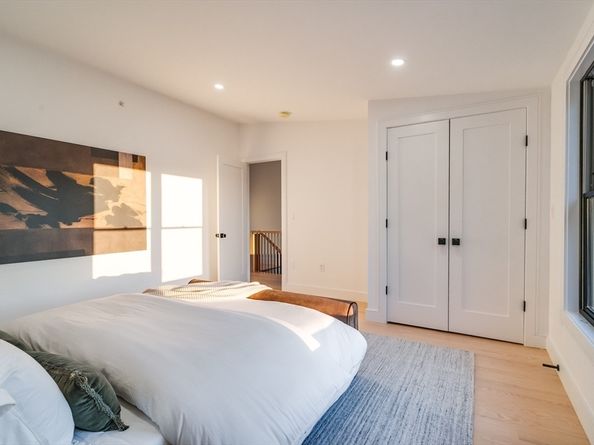 290 Watertown St 3, Newton MA 02458