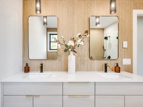 290 Watertown St 3, Newton MA 02458