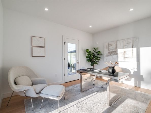 290 Watertown St 3, Newton MA 02458