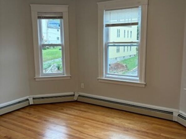 68 Dartmouth Street, Worcester MA 01604