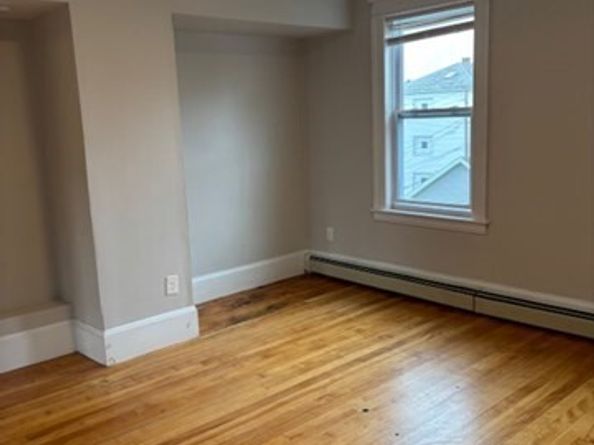 68 Dartmouth Street, Worcester MA 01604