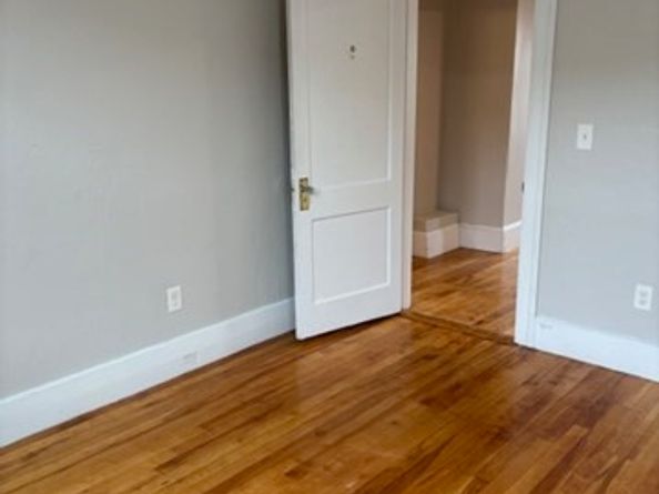 68 Dartmouth Street, Worcester MA 01604