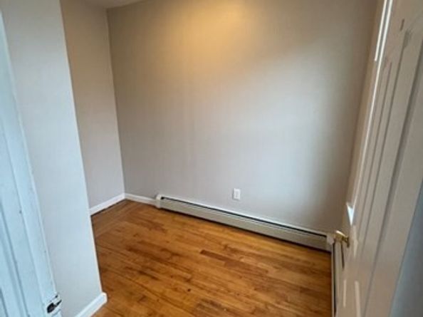 68 Dartmouth Street, Worcester MA 01604