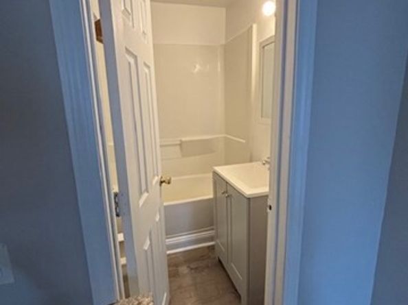 68 Dartmouth Street, Worcester MA 01604