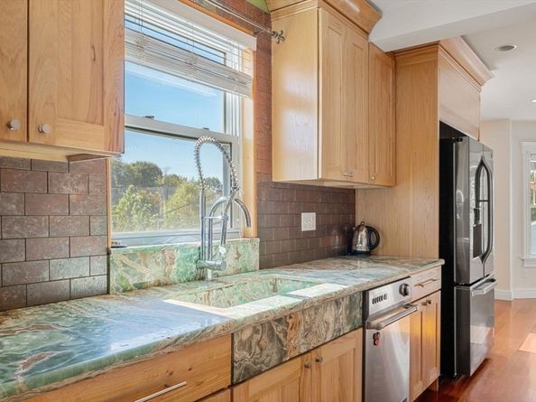 76 Taft Ave, Newton MA 02465