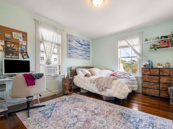 76 Taft Ave, Newton MA 02465