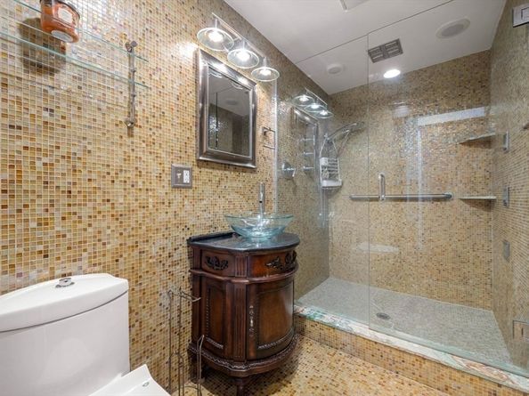 76 Taft Ave, Newton MA 02465