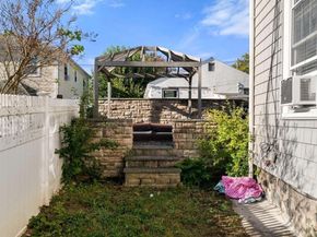 76 Taft Ave, Newton MA 02465