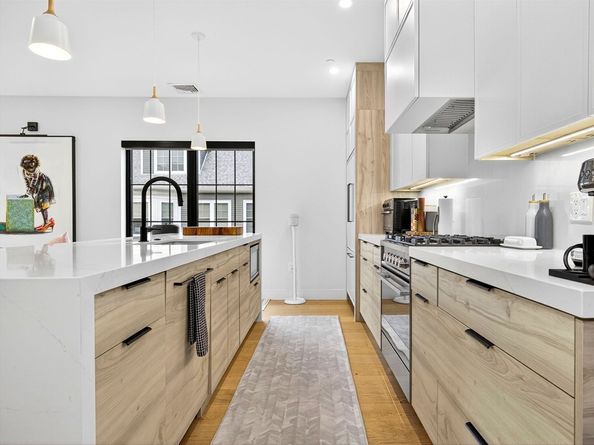 4 Payne Street 5, Boston MA 02122