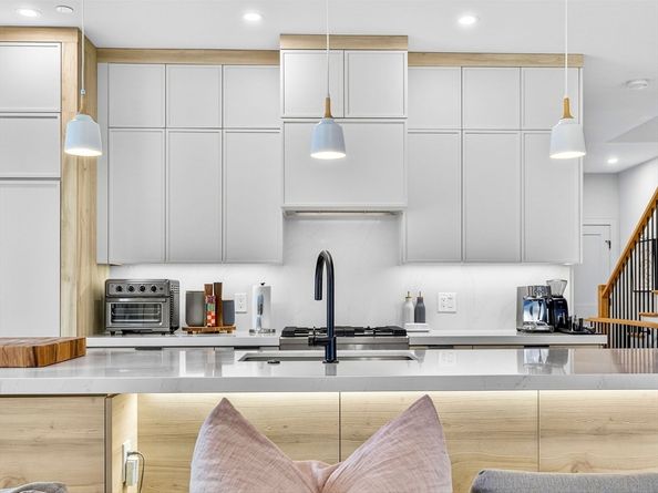 4 Payne Street 5, Boston MA 02122