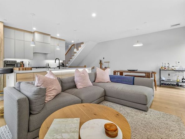 4 Payne Street 5, Boston MA 02122