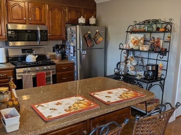 251 Wellman Ave 251, Chelmsford MA 01863