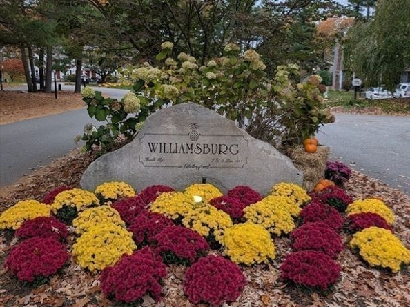 251 Wellman Ave 251, Chelmsford MA 01863