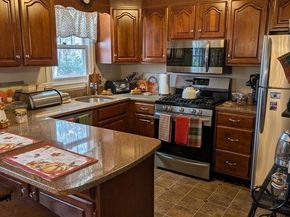 251 Wellman Ave 251, Chelmsford MA 01863