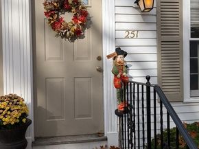 251 Wellman Ave 251, Chelmsford MA 01863