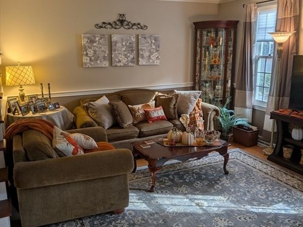 251 Wellman Ave 251, Chelmsford MA 01863