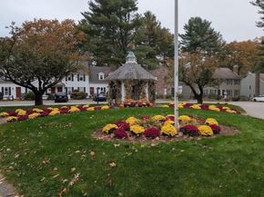 251 Wellman Ave 251, Chelmsford MA 01863